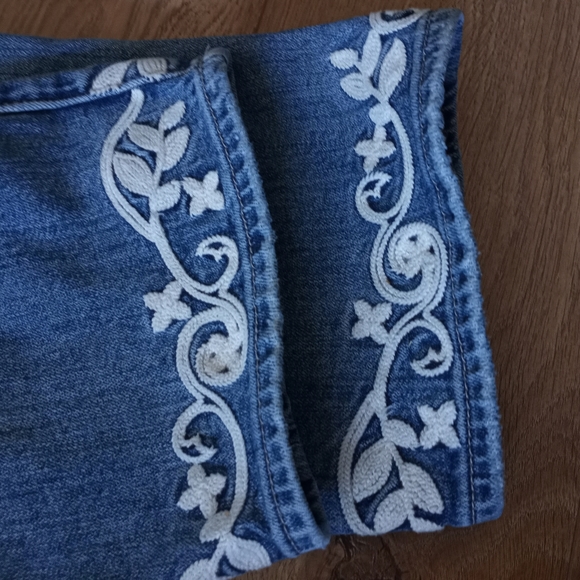 Lucky Brand Sweet Crop Jeans - Picture 7 of 10